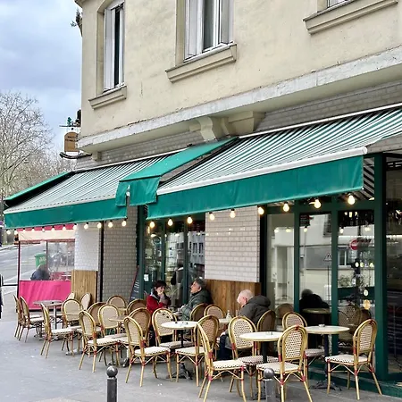 Stylish Duplex In Front Of Buttes-chaumont Paris
