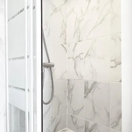 Stylish Duplex In Front Of Buttes-chaumont * Paris