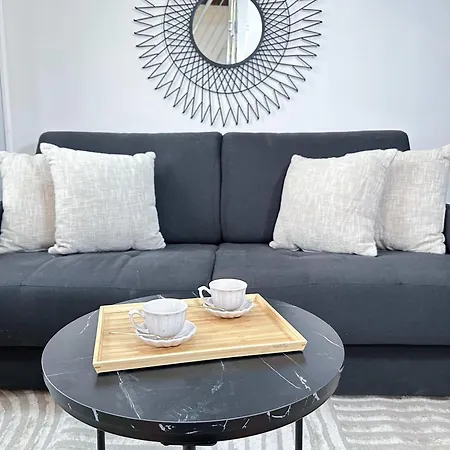 Stylish Duplex In Front Of Buttes-chaumont