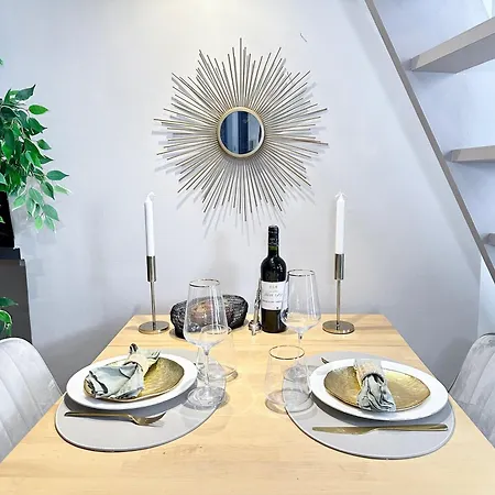 Stylish Duplex In Front Of Buttes-chaumont * Paris