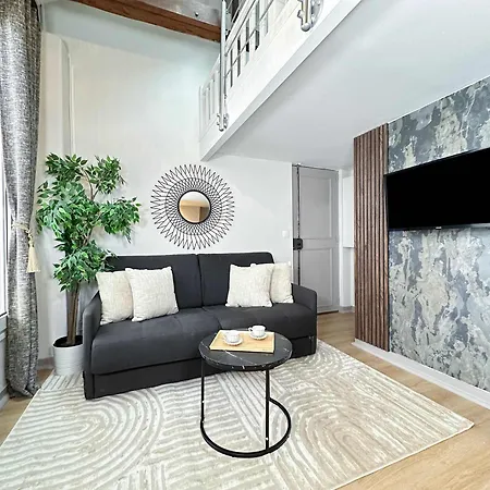 Апартаменты Stylish Duplex In Front Of Buttes-chaumont Париж