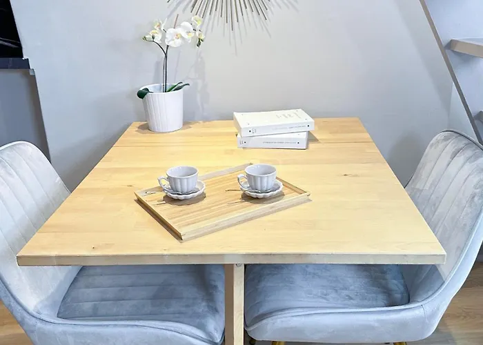 Stylish Duplex In Front Of Buttes-chaumont * Paris