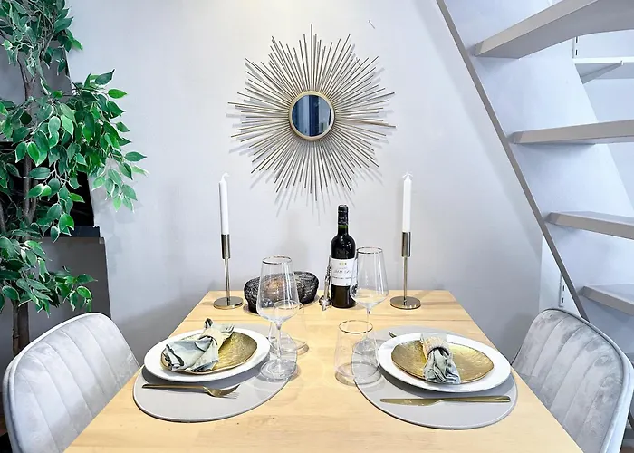 Stylish Duplex In Front Of Buttes-chaumont * Paris