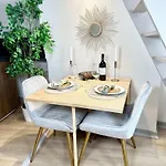 Stylish Duplex In Front Of Buttes-chaumont דירה *