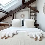דירה Stylish Duplex In Front Of Buttes-chaumont *