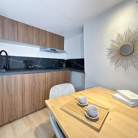 Stylish Duplex In Front Of Buttes-chaumont דירה
